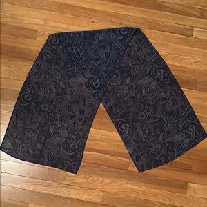 Elegant Patterned Scarf